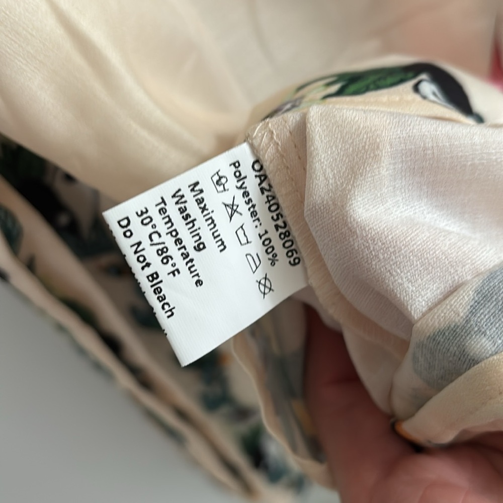 New with tags Commense collared button down belted mini dress with funky prints - Picture 9 of 9